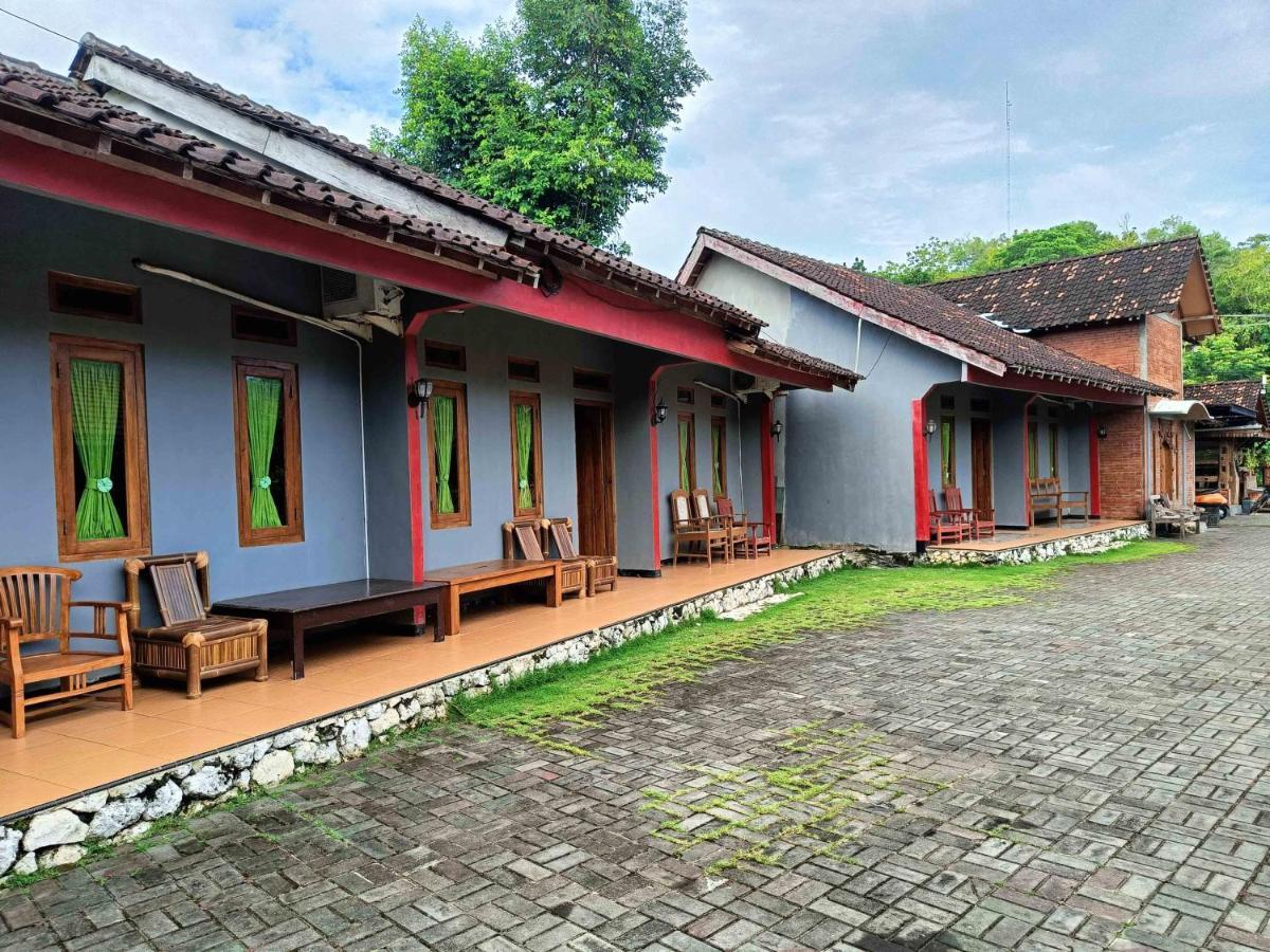 Jogo Segoro Homestay Mitra Reddoorz Near Pantai Sundak Gunungkidul Ngandong Extérieur photo